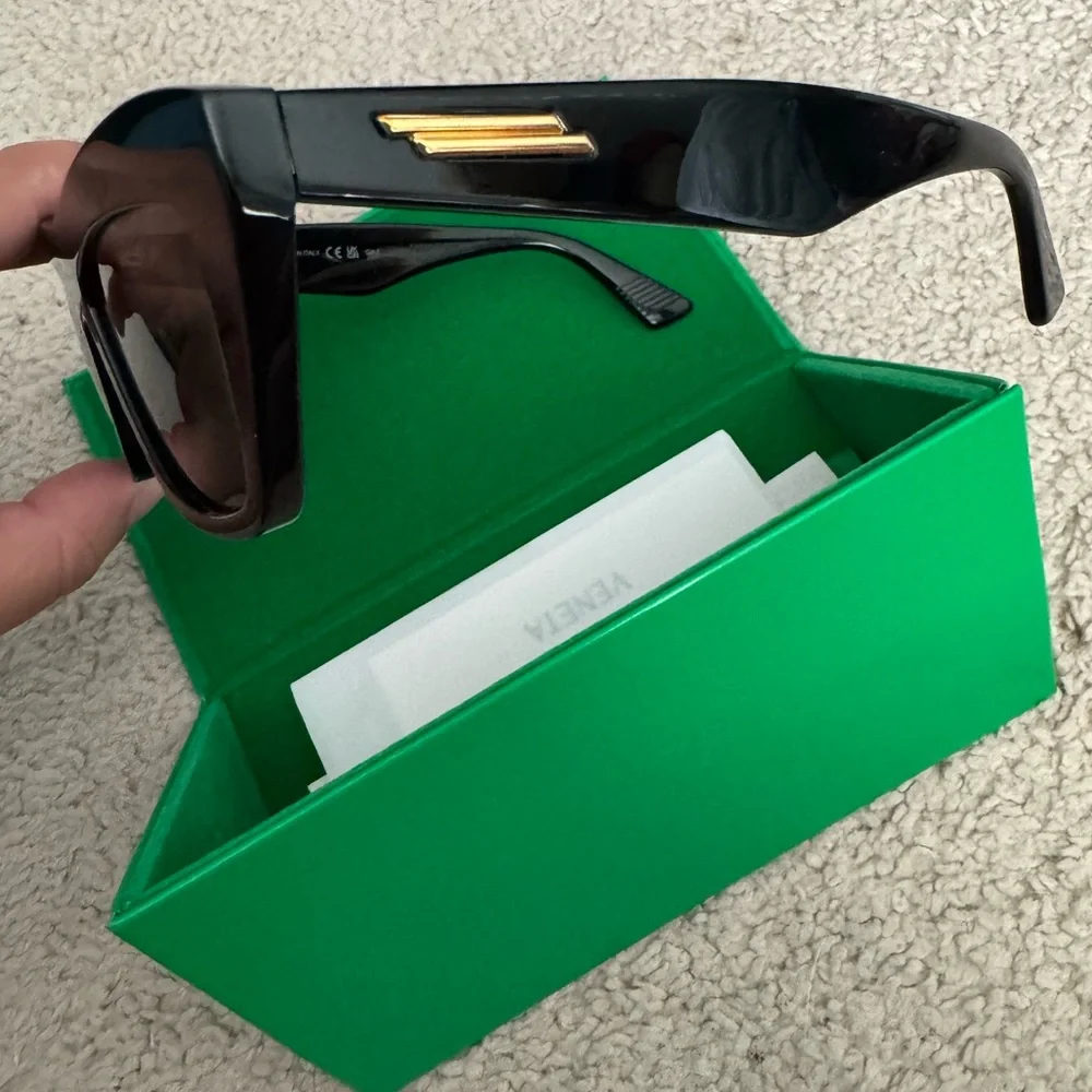 Like New Bottega Veneta Classic Ribbon Square Black Sunglasses w/Box